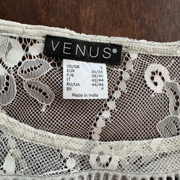 VENUS Lace Overlay Gray Blouse - Picture 4 of 8